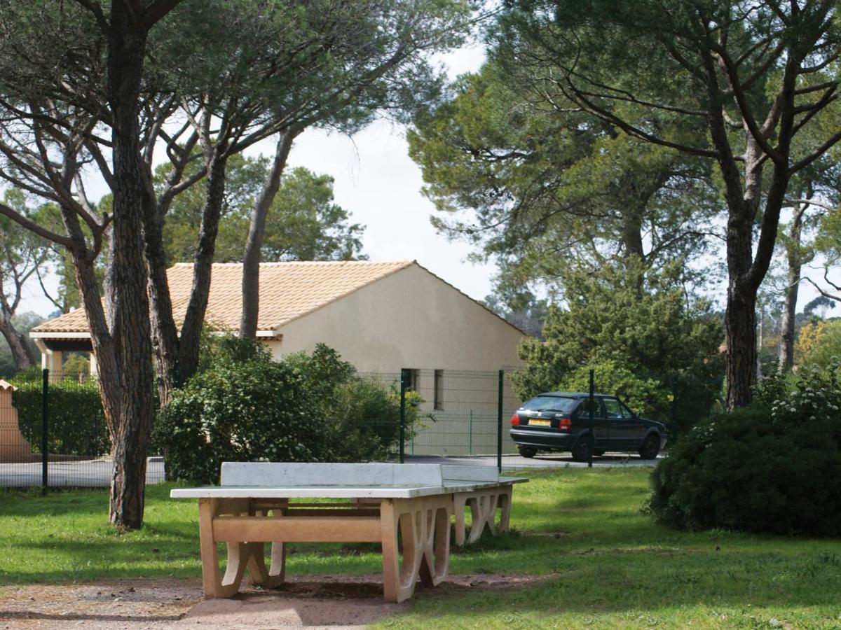 Lagrange Vacances Le Domaine Des Grands Pins Saint-Raphaël 外观 照片